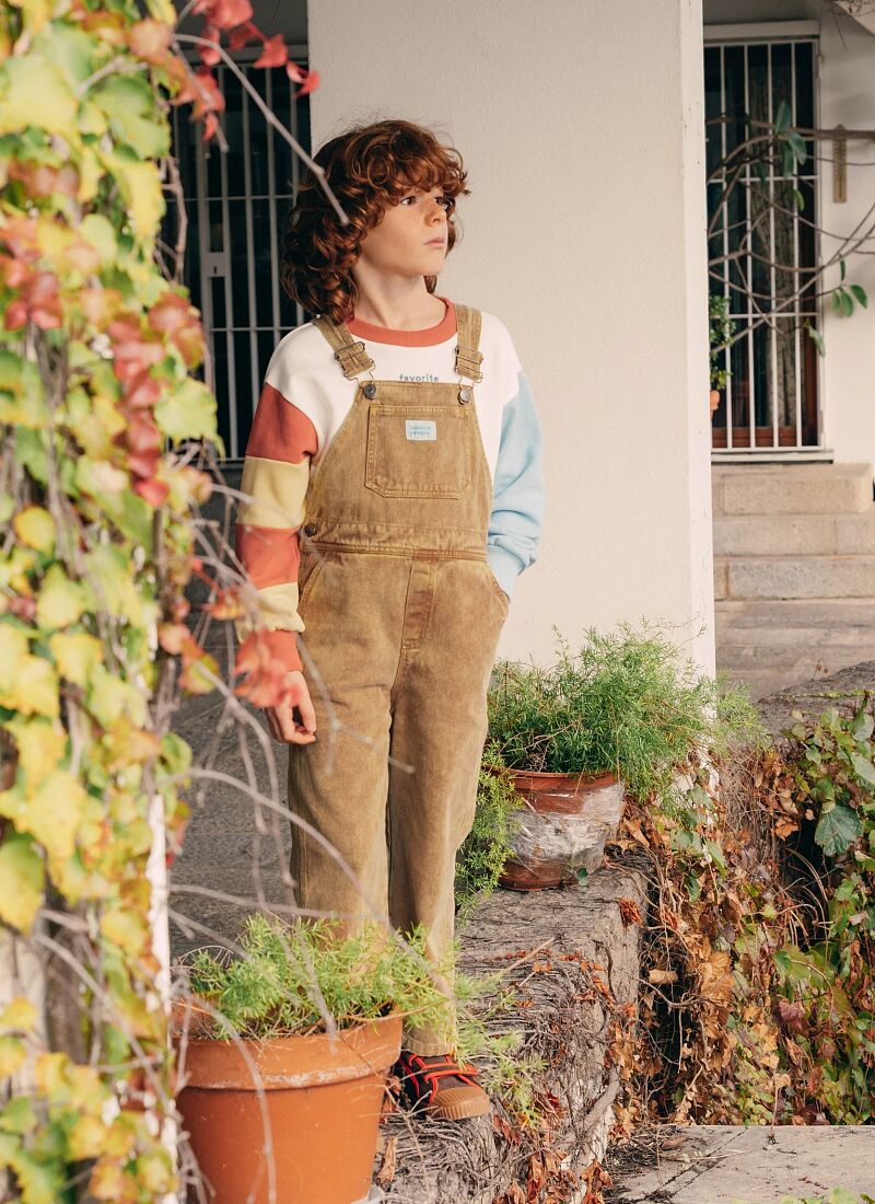 OVERALLS TRAIN STATION