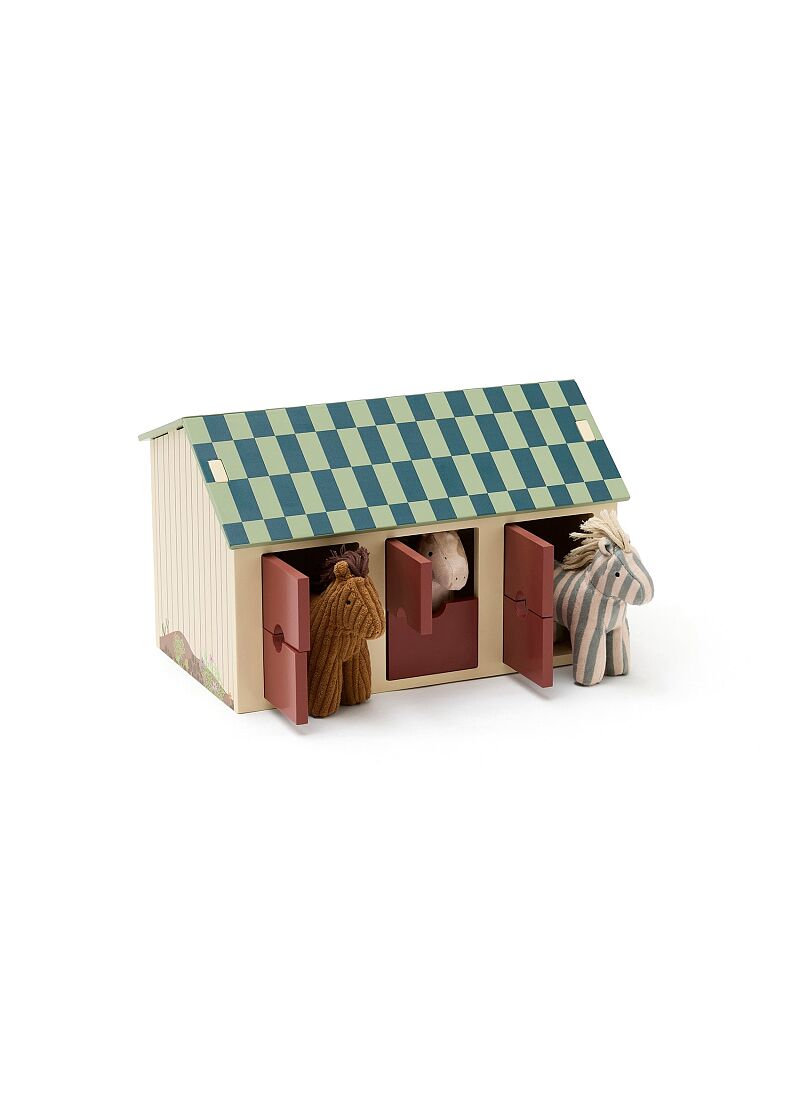 WOODEN STABLE WITH 3 HORSES