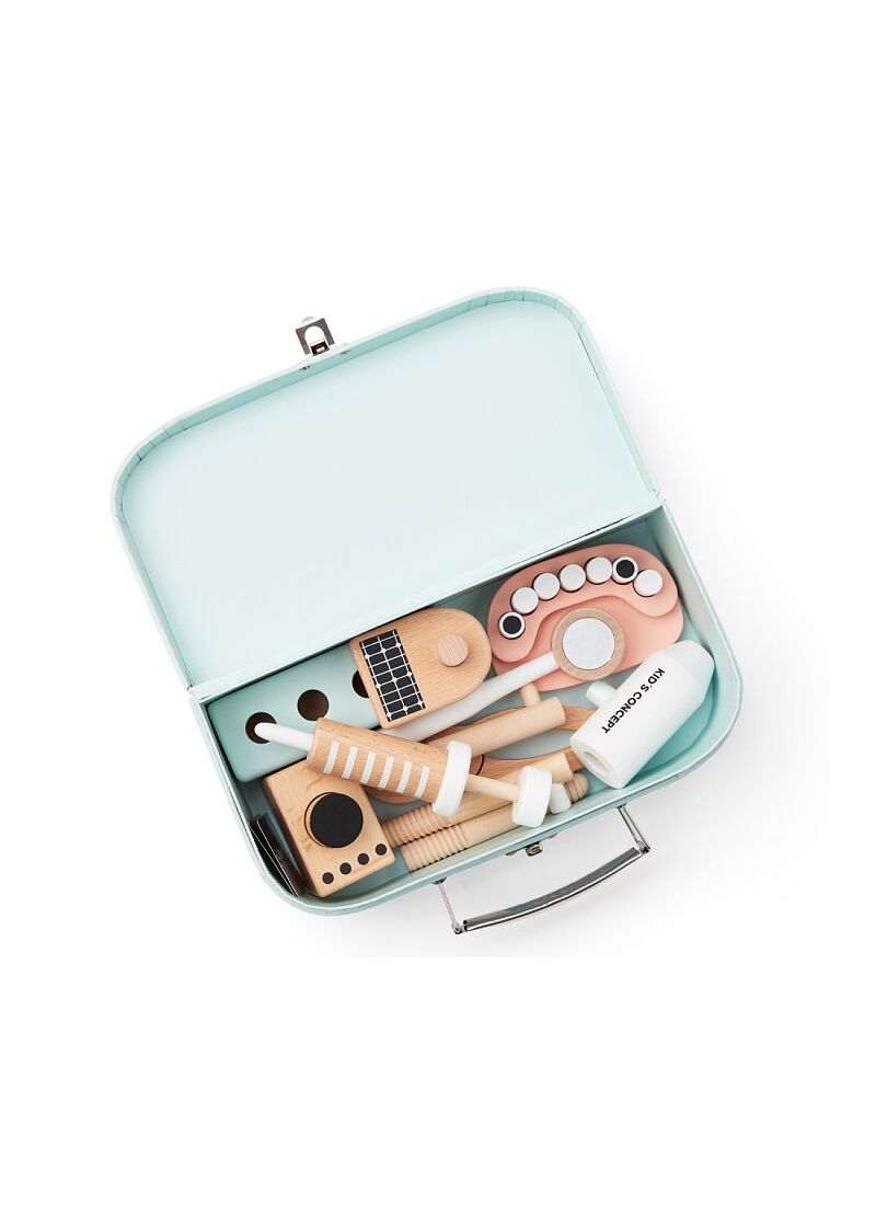 WOODEN DENTIST SET