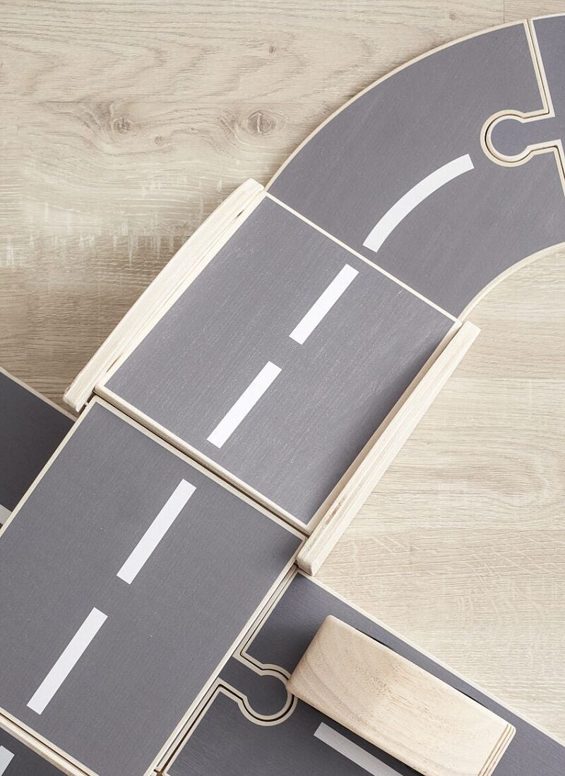 WOODEN CAR TRACK