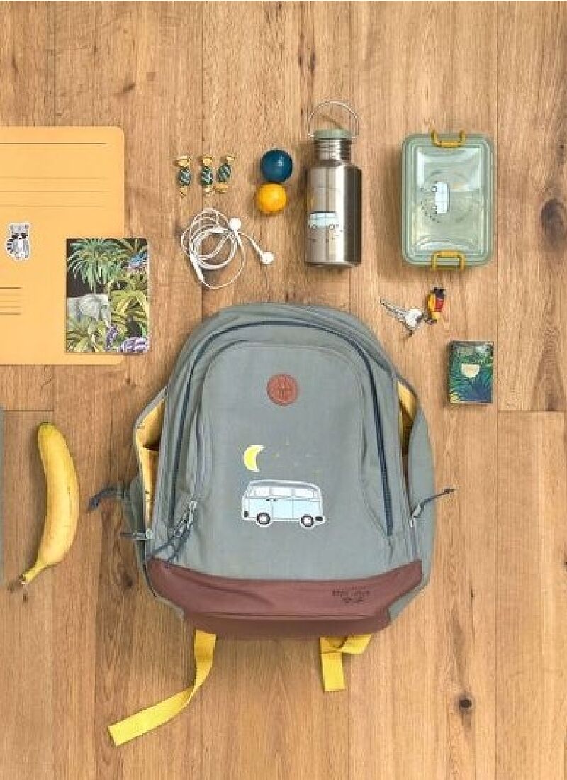 BACKPACK ADVENTURE BUS