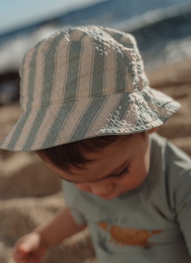 REVERSIBLE HAT OCEAN BREEZE