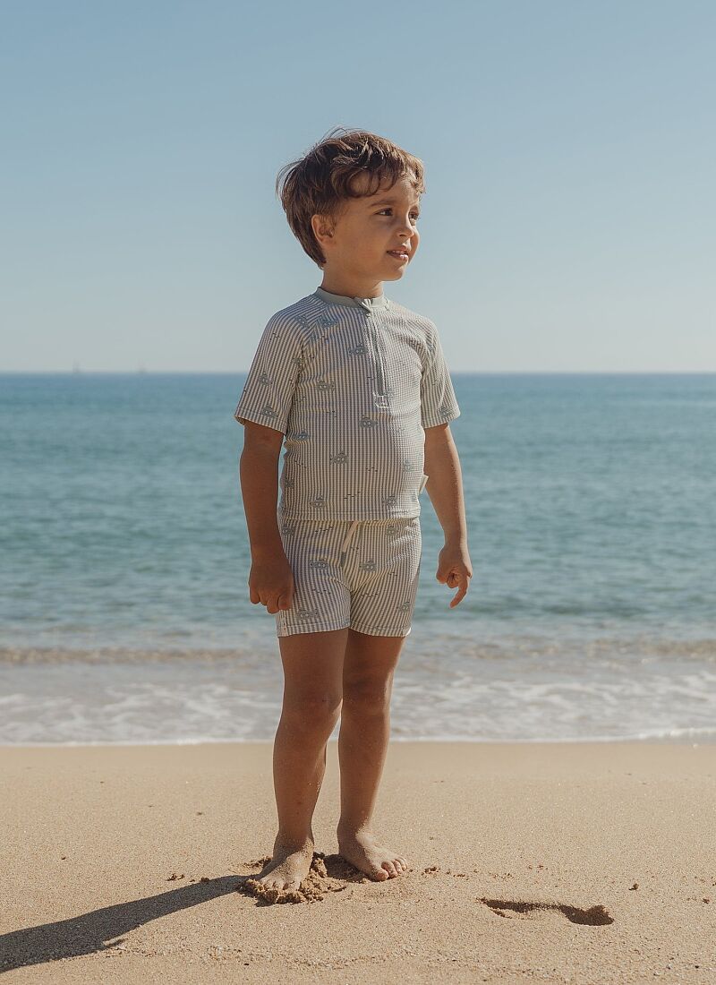 SET SHORT SLEEVED T-SHIRT AND SWIMSUIT OCEAN ADVENTURE
