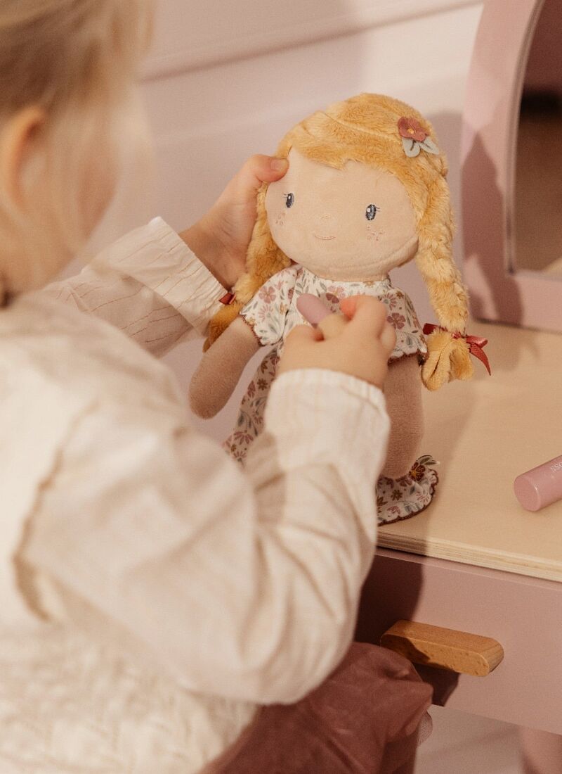 MEDIUM DOLL JULIA