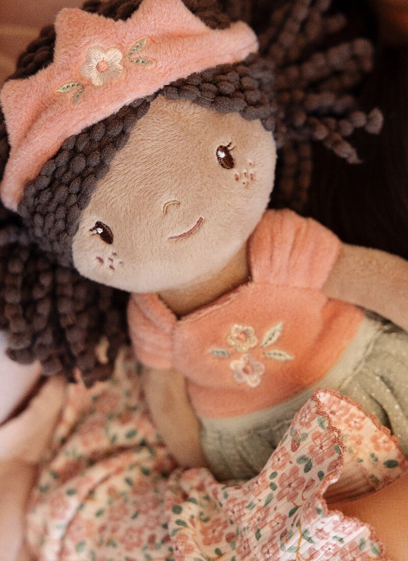 MEDIUM DOLL PRINCESS EVI