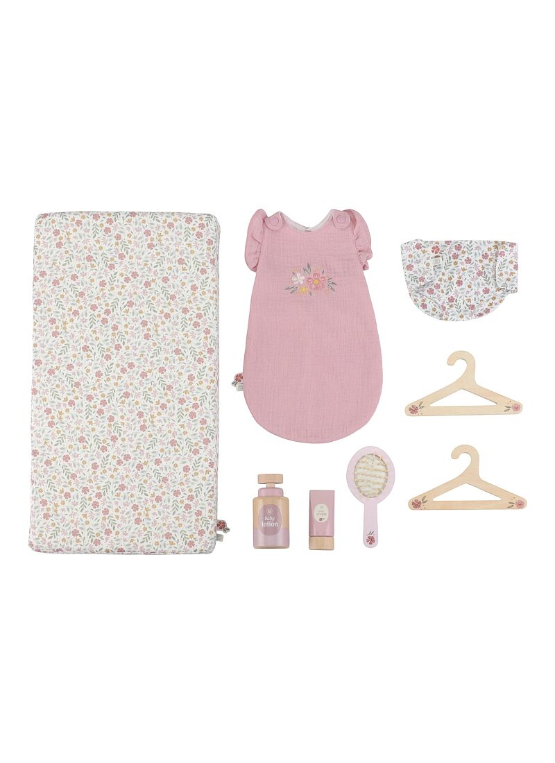 WOODEN CHANGING TABLE FOR DOLLS