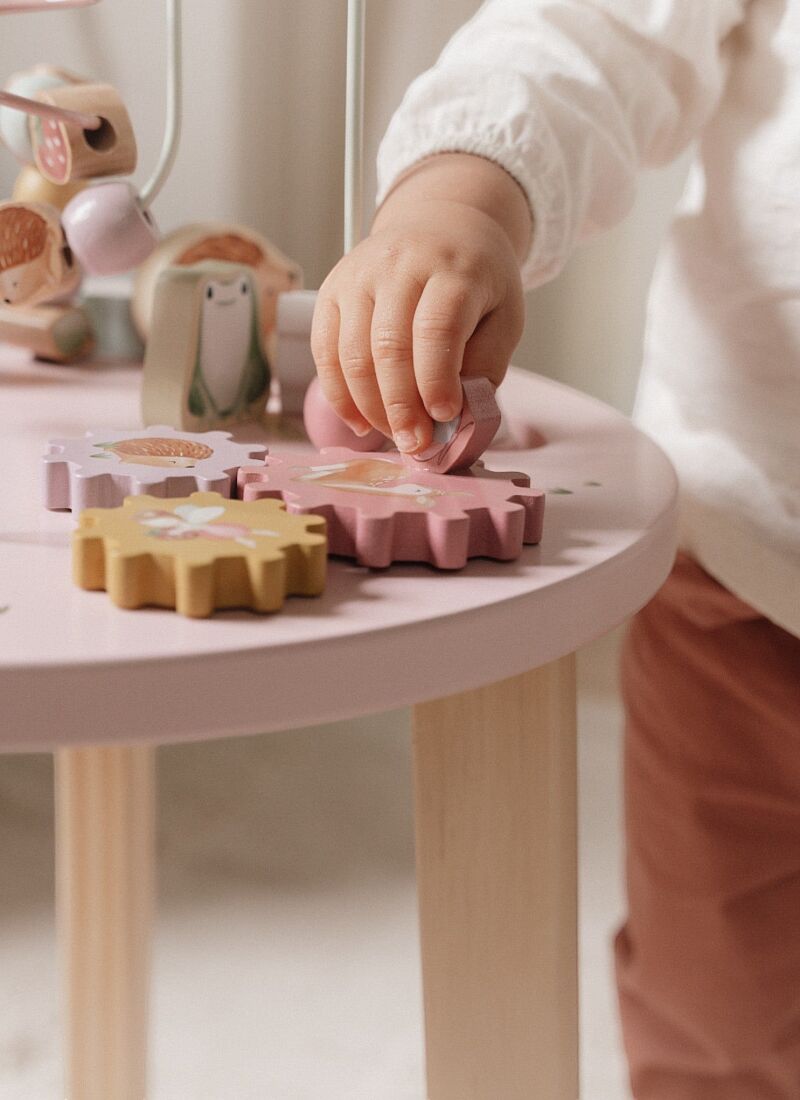 ACTIVITY TABLE FAIRY GARDEN