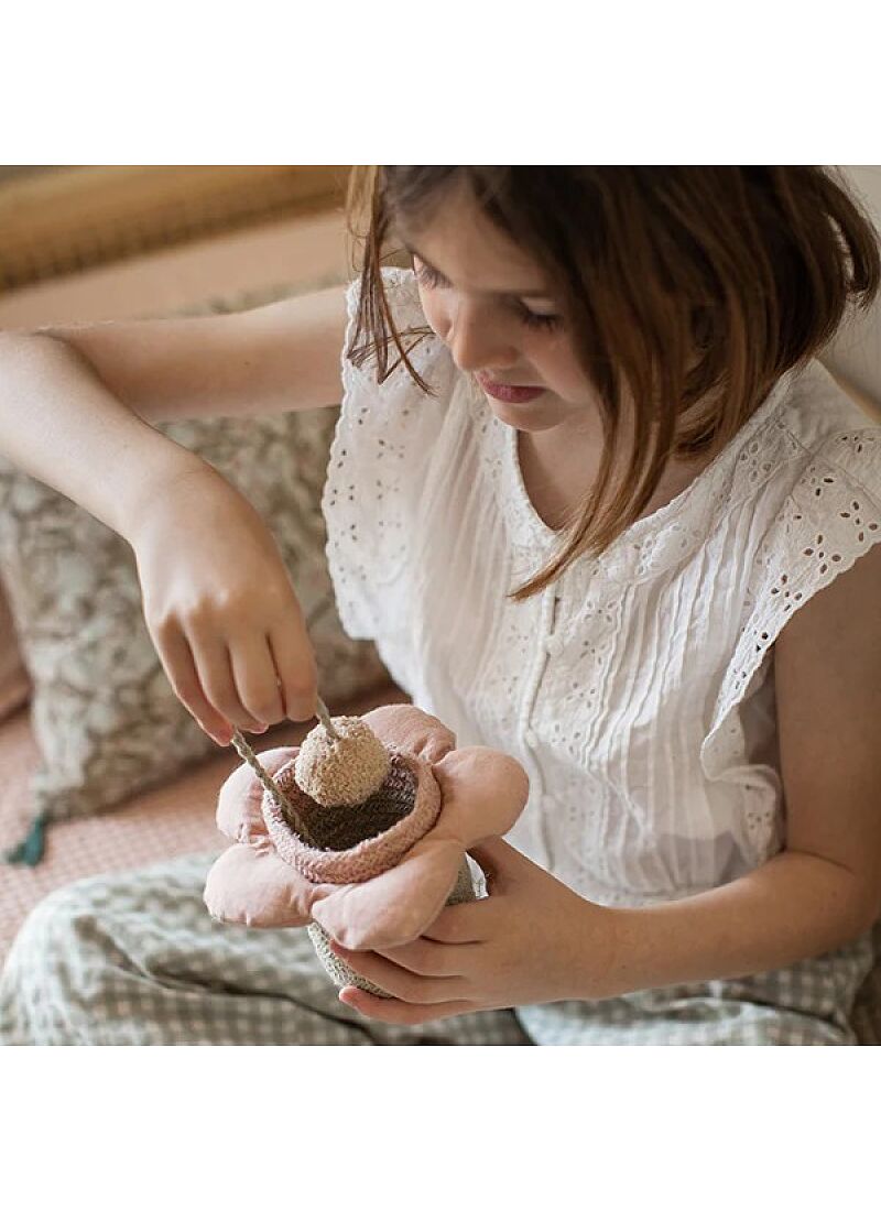 CUP & BALL FLOWER