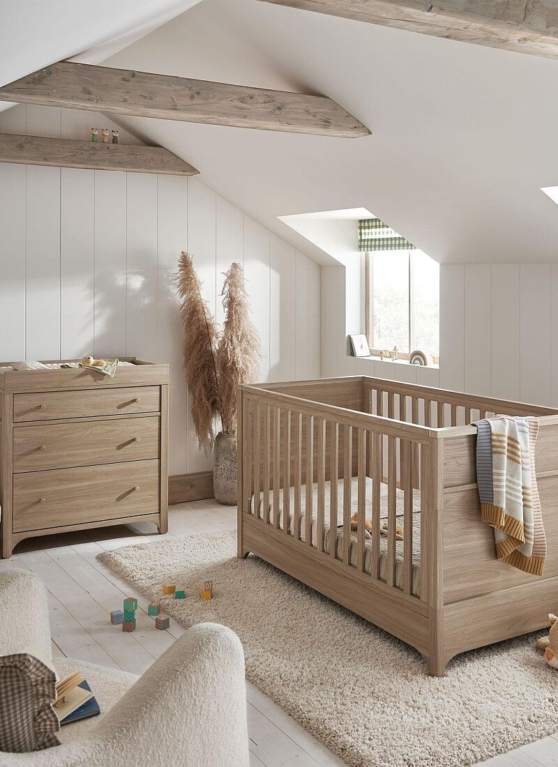 CRIB & DRESSER-CHANGER UNIT BARTON OAK