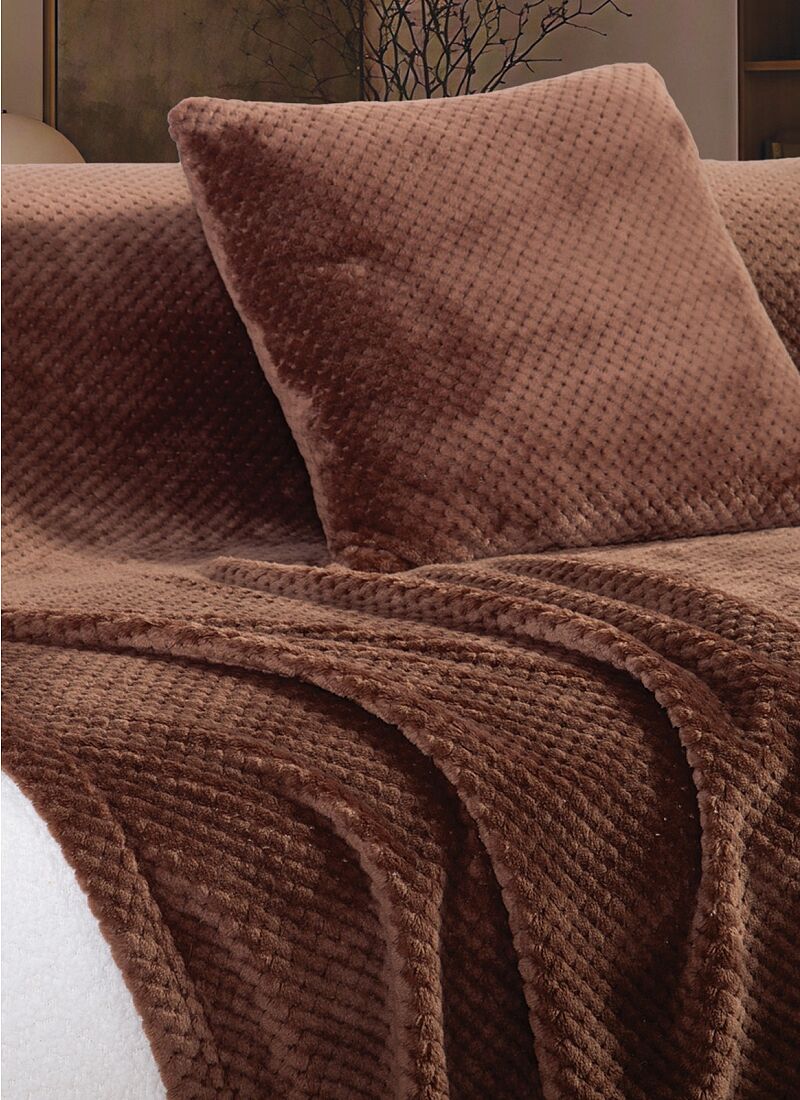 THROW EDINBER BROWN