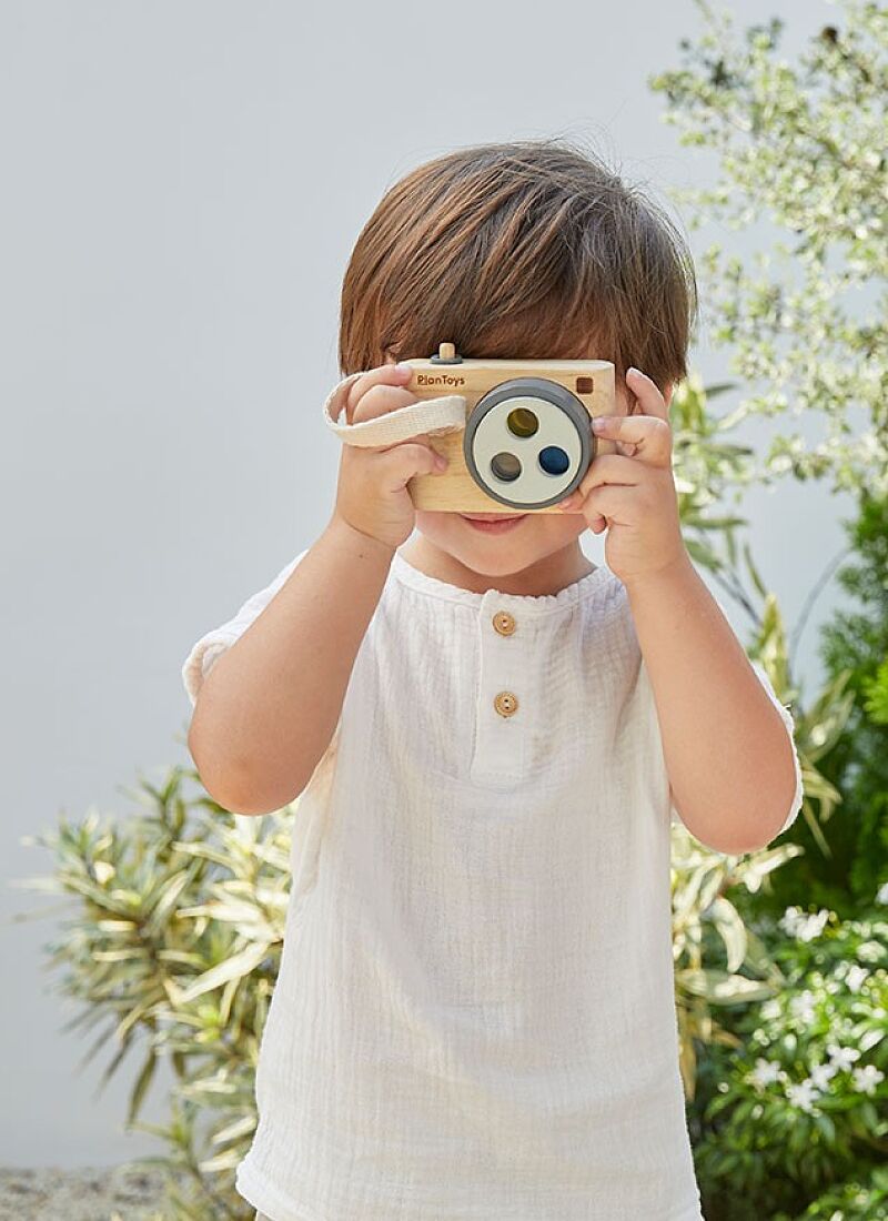 COLORED SNAP CAMERA