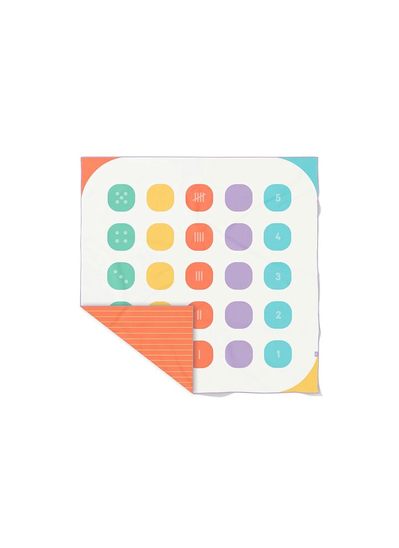 CHILDREN'S BEACH TOWEL BALANCE GAME