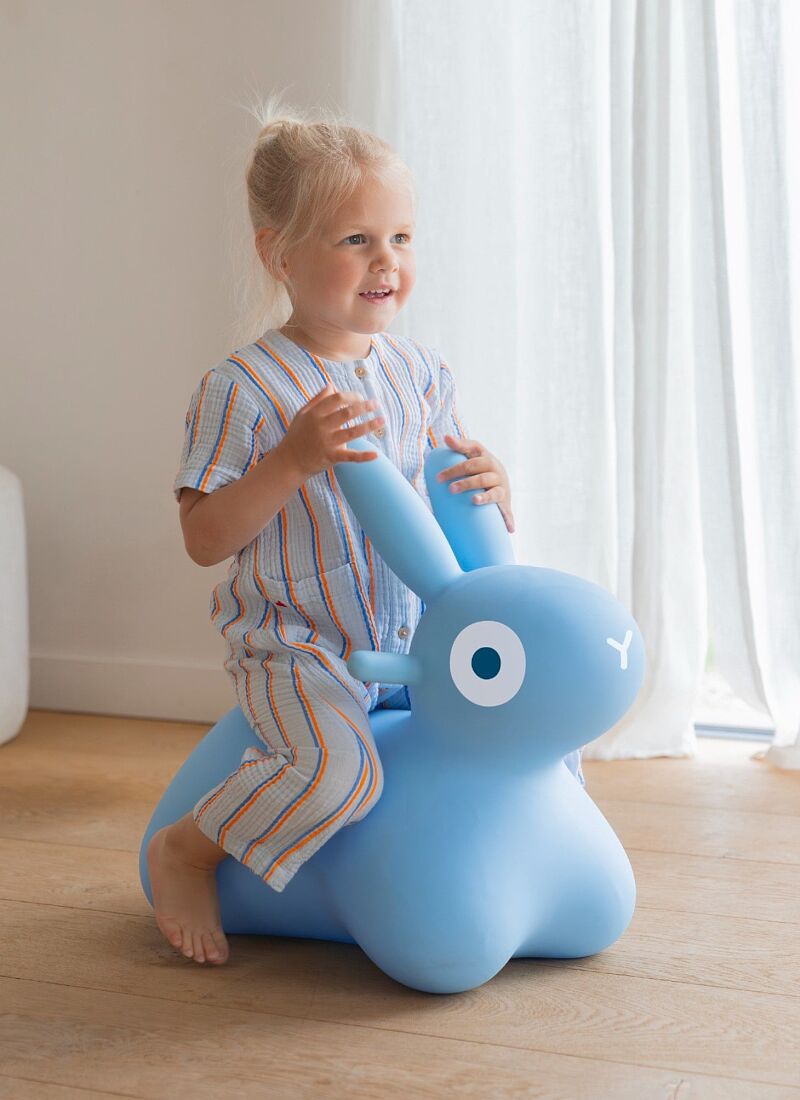INFLATABLE ANIMAL BUNNY BLUE