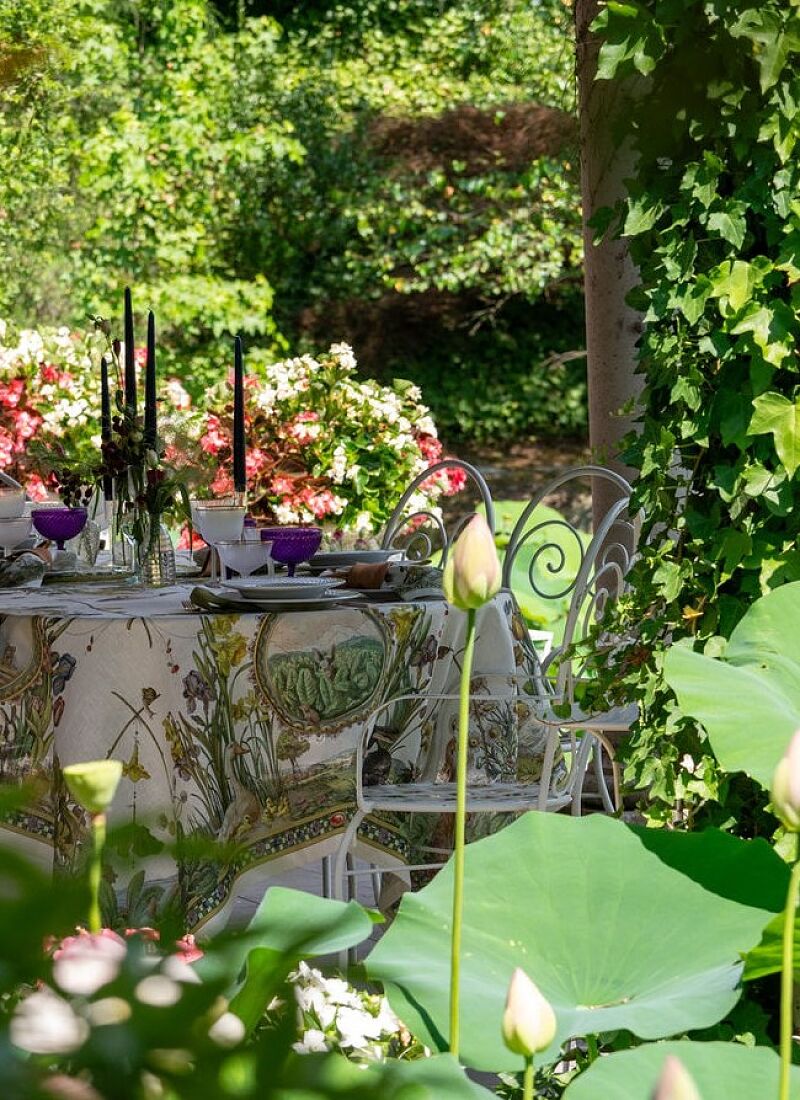 LINEN TABLECLOTH BUNNY GARDEN