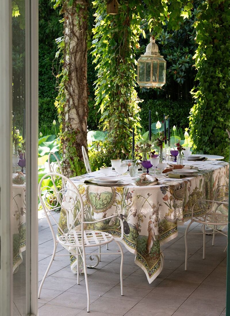LINEN TABLECLOTH BUNNY GARDEN